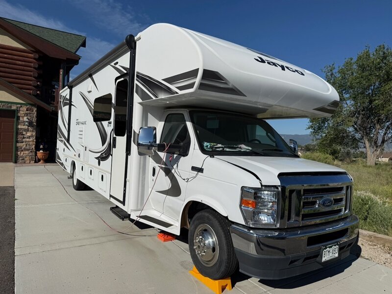 Used 2021 Ford E-450 and Econoline 450 Super Duty w/ Motorhome Prep Package RWD image 5