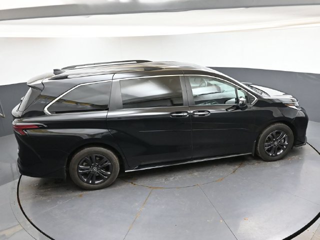 Used 2024 Toyota Sienna XSE w/ XSE Plus Package AWD/4WD image 41