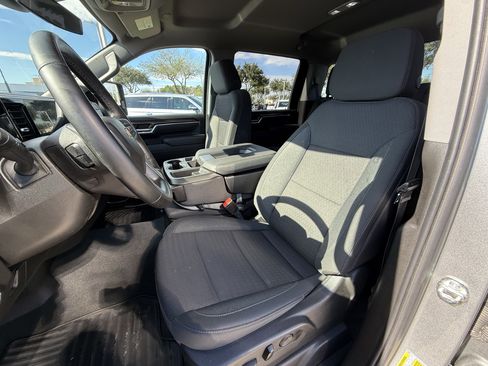 Used 2025 Chevrolet Silverado 2500 LT w/ Convenience Package image 26