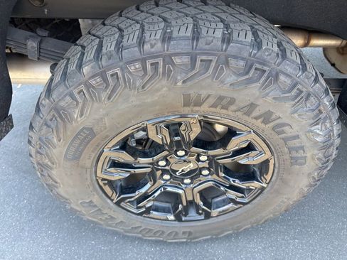 Certified 2023 Chevrolet Silverado 1500 ZR2 w/ Technology Package AWD/4WD image 15