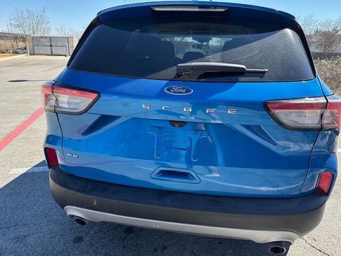 Used 2021 Ford Escape SE image 11