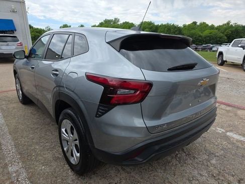 Used 2024 Chevrolet Trax LS w/ Driver Confidence Package FWD image 3