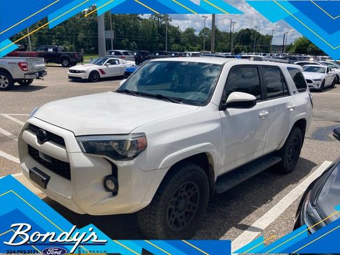 Used 2020 Toyota 4Runner SR5 AWD/4WD image 1