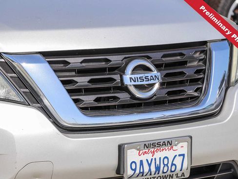 Used 2017 Nissan Pathfinder SV FWD image 5