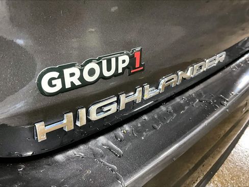 Used 2024 Toyota Highlander Limited AWD/4WD image 10