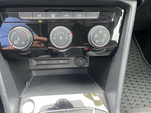 Certified 2023 Volkswagen Taos S FWD image 29