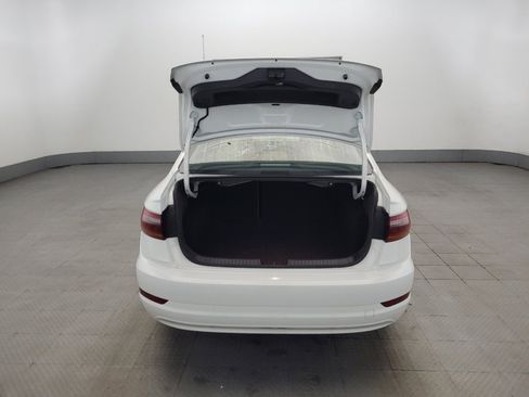 Used 2019 Volkswagen Jetta SE w/ Cold Weather Package FWD image 29