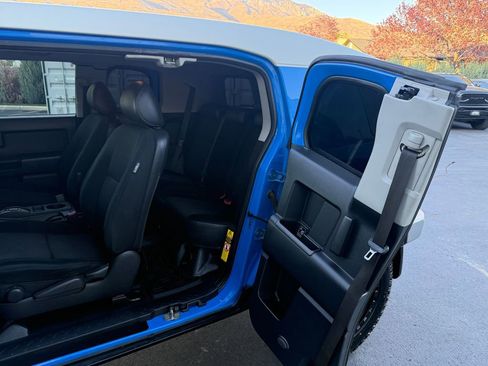 Used 2008 Toyota FJ Cruiser 4WD image 30