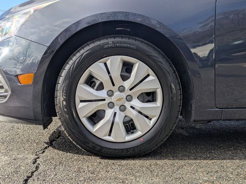 Used 2016 Chevrolet Cruze L image 8