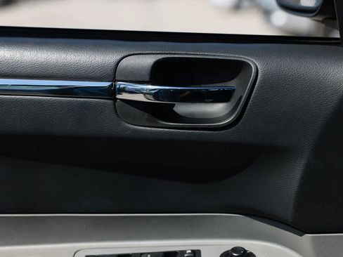 Used 2007 Chrysler 300 C image 41