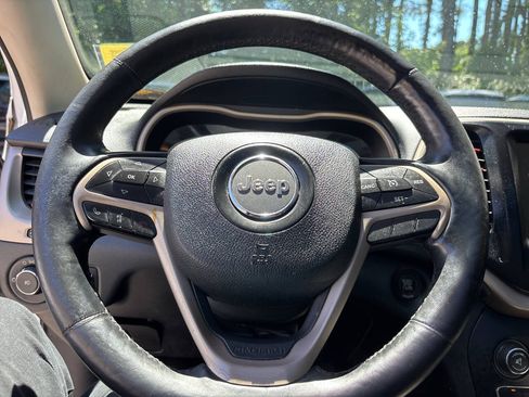 Used 2014 Jeep Cherokee Limited AWD/4WD image 10