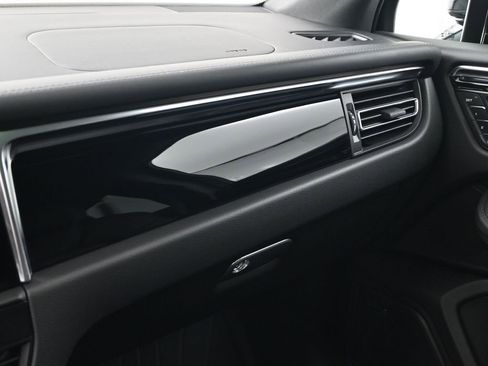 Used 2026 Porsche Macan image 23