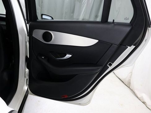 Used 2019 Mercedes-Benz GLC 300 4MATIC image 30