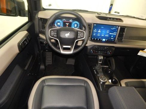 New 2025 Ford Bronco Big Bend w/ Black Diamond Package image 13