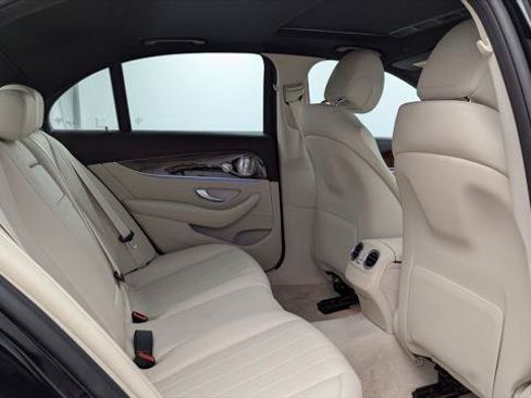 Used 2017 Mercedes-Benz E 300 image 18