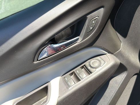 Used 2020 Chevrolet Equinox LS w/ LS Convenience Package FWD image 30