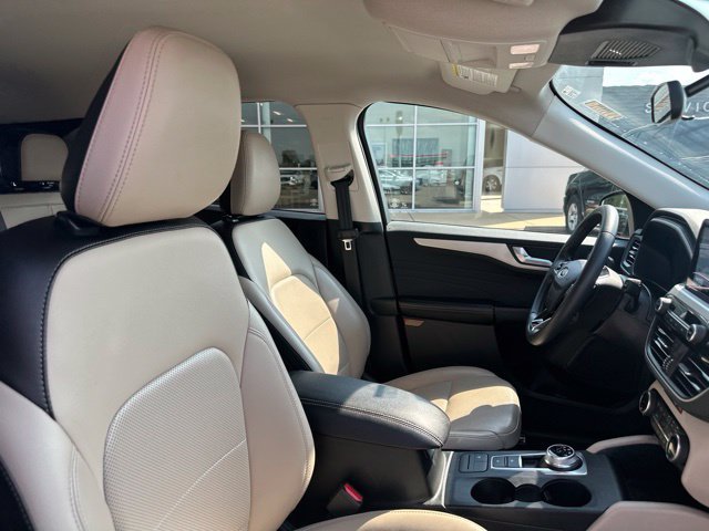 Used 2022 Ford Escape SEL w/ Technology Package AWD/4WD image 9