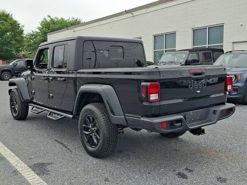 Used 2022 Jeep Gladiator Sport AWD/4WD image 7