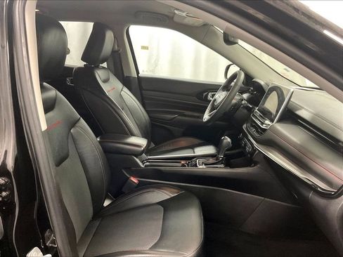 Used 2022 Jeep Compass Trailhawk AWD/4WD image 11