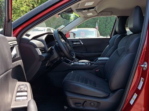 Used 2025 Mitsubishi Outlander SE AWD/4WD image 15