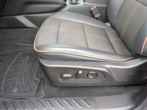 Certified 2024 GMC Canyon AT4 w/ LPO, Off Road Lift Package AWD/4WD image 25