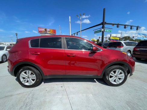 Used 2019 Kia Sportage LX AWD/4WD image 4
