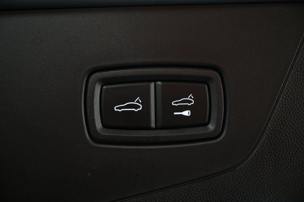 Certified 2026 Porsche Cayenne Electric AWD/4WD image 41