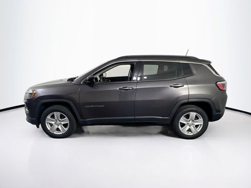 Used 2022 Jeep Compass Latitude w/ Sun and Sound Group AWD/4WD image 8