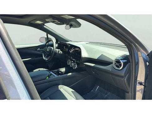 Used 2024 Chevrolet Blazer EV LT AWD/4WD image 19