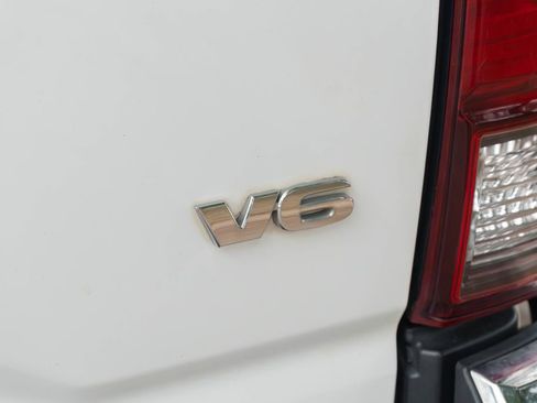 Used 2021 Toyota Tacoma SR5 RWD image 11