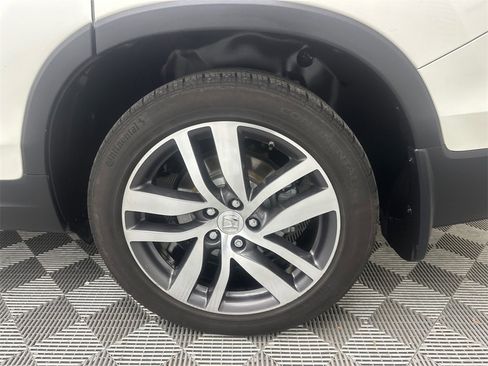 Used 2018 Honda Pilot Touring image 22