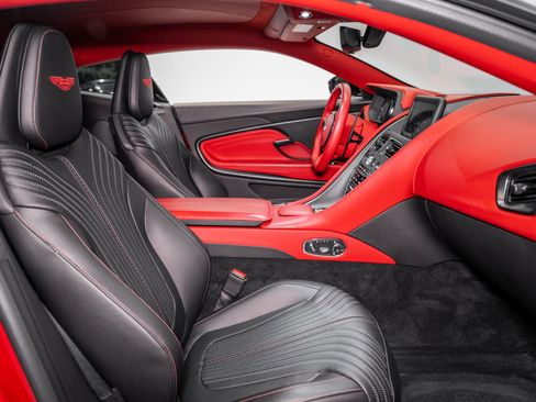 Used 2023 Aston Martin DB11 V8 Coupe image 15