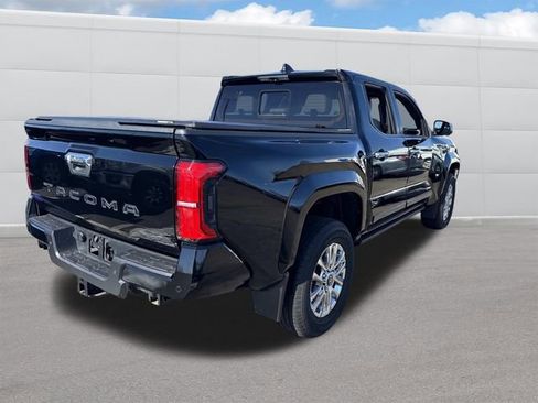Used 2024 Toyota Tacoma Limited w/ Limited Package (LT) image 5
