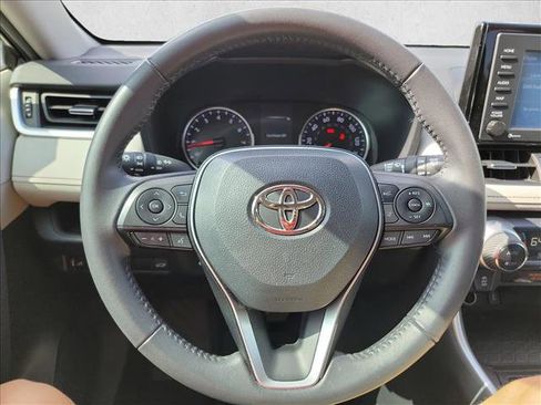 Used 2022 Toyota RAV4 XLE Premium FWD image 16
