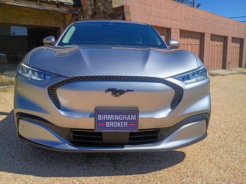 Used 2021 Ford Mustang Mach-E Select image 3