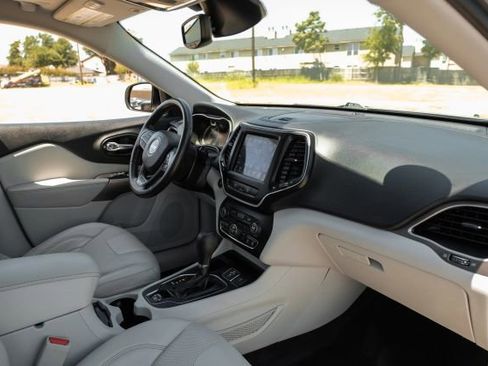 Used 2021 Jeep Cherokee Latitude Lux w/ Sun & Sound Group image 14