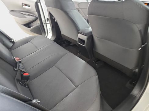 Used 2021 Toyota Corolla LE image 12