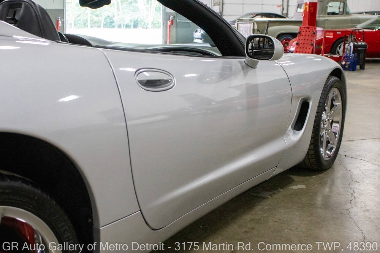Used 2002 Chevrolet Corvette Convertible w/ Preferred Equipment Group2 RWD image 24
