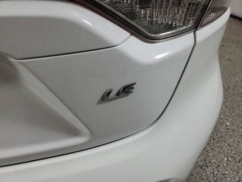 Used 2020 Toyota Corolla LE image 6