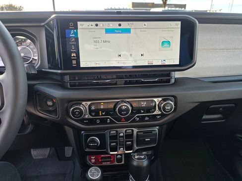 Used 2024 Jeep Wrangler Willys image 22