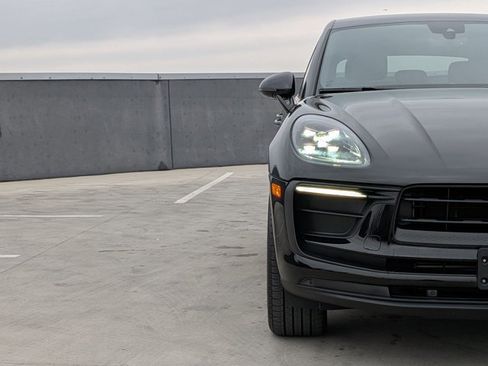 Used 2023 Porsche Macan image 12