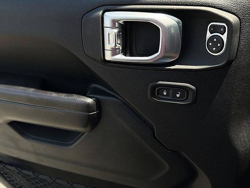Used 2020 Jeep Wrangler Unlimited Sport AWD/4WD image 22