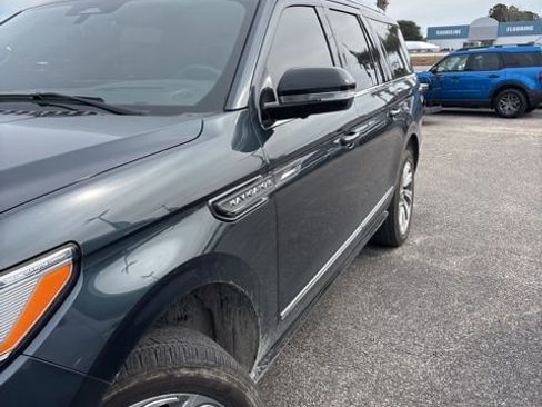 Used 2024 Lincoln Navigator L Reserve image 3