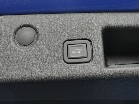 Used 2024 Chevrolet Equinox LT w/ LPO, Floor Liner Package image 17