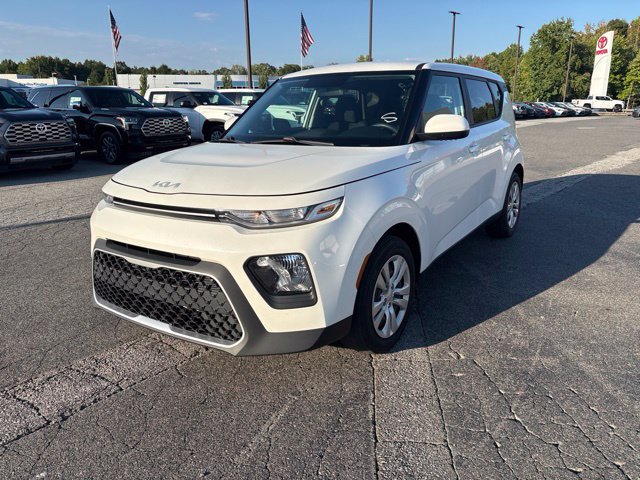 Used 2022 Kia Soul LX FWD image 3