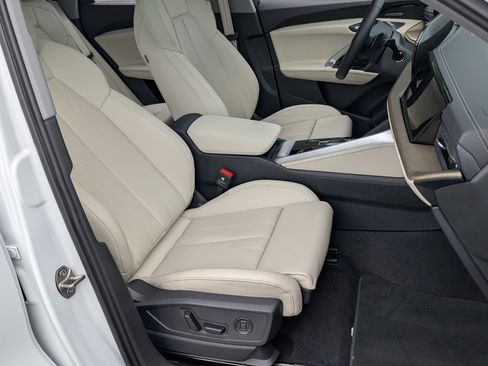 Used 2025 Audi Q5 Prestige AWD/4WD image 24