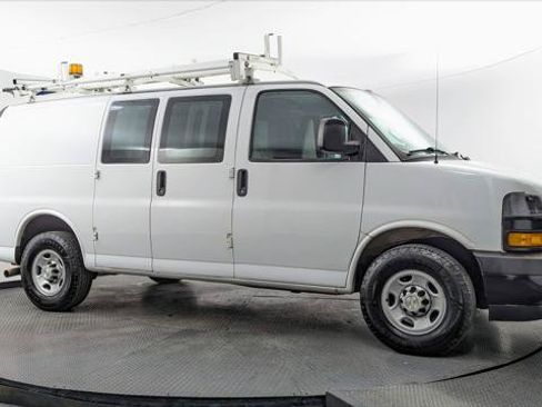 Used 2020 Chevrolet Express 2500 w/ Driver Convenience Package RWD image 11
