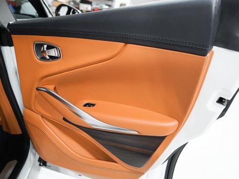Used 2022 Aston Martin DBX AWD/4WD image 20