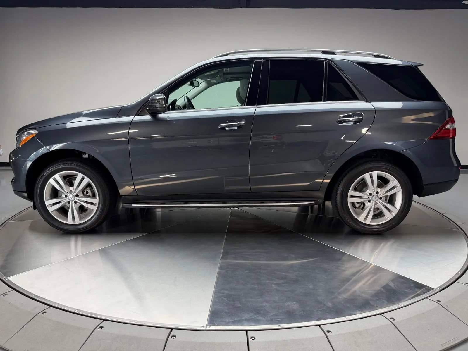 Used 2015 Mercedes-Benz ML 350 4MATIC w/ Premium 1 Package image 4