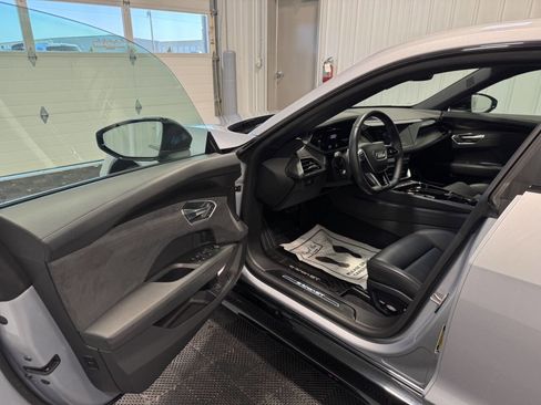 Used 2024 Audi e-tron GT Premium Plus w/ Performance Package image 12